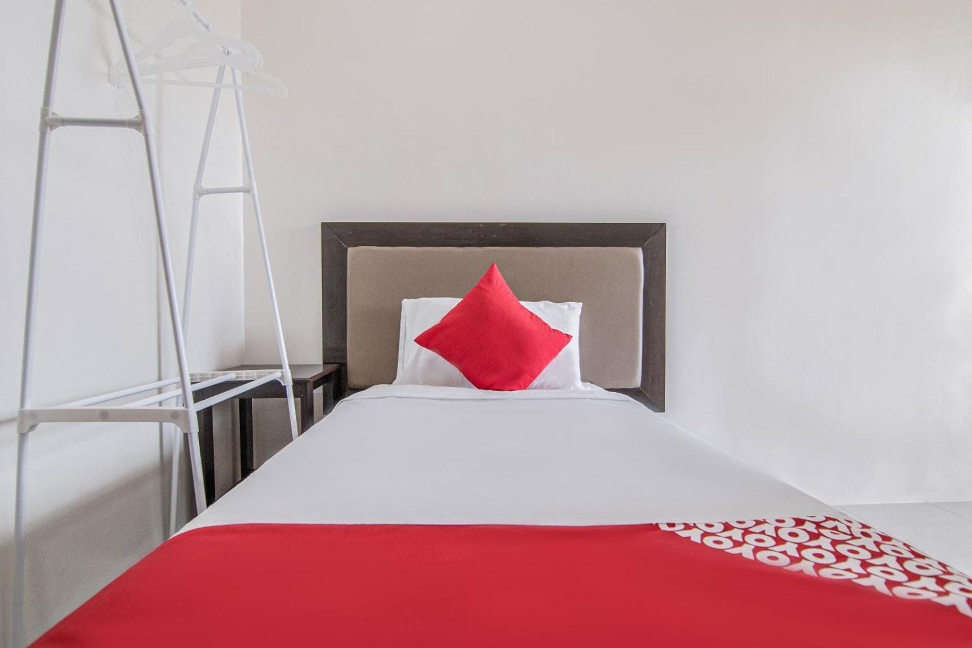 Oyo 431 Apollo 11 Apartelle Pasay Eksteriør billede