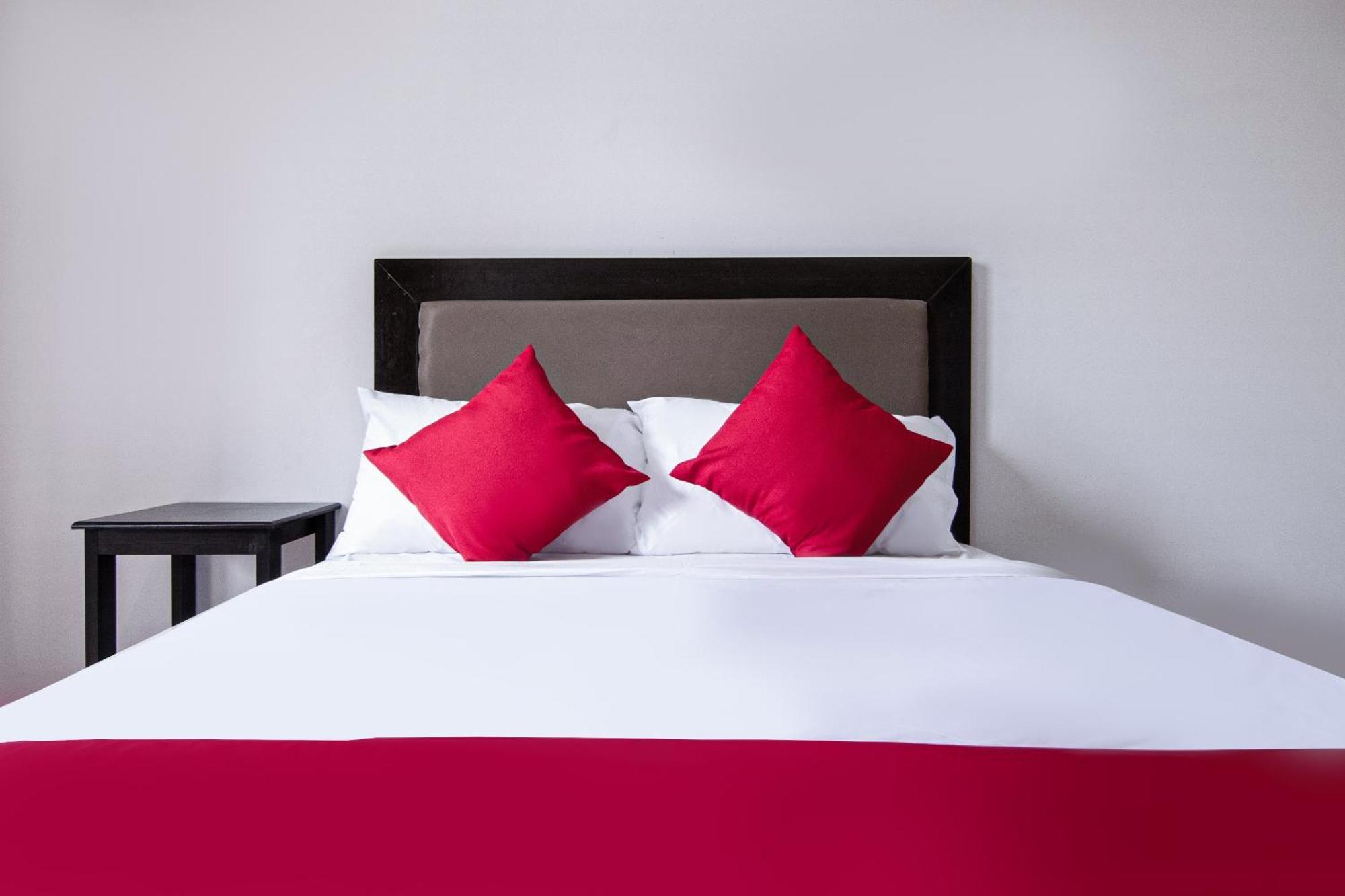 Oyo 431 Apollo 11 Apartelle Pasay Eksteriør billede